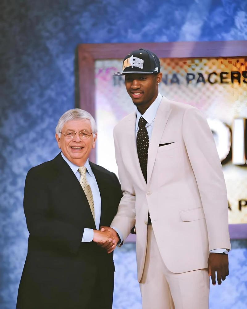 国足名将创业认准一条路：放弃功利 老实学日本（国足名将创业定一路线：摒弃功利，踏实向日本取经）