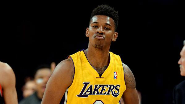 都体：邓弗里斯可能继续缺席与马竞比赛；泽林斯基已参加合练（都体：邓弗里斯或继续缺席战马竞，泽林斯基已恢复合练）