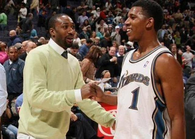 挑起进攻大旗！希罗首节超5成命中率得12分，热火5分领先（希罗手感火热：首节12分命中率超五成，热火领先5分）