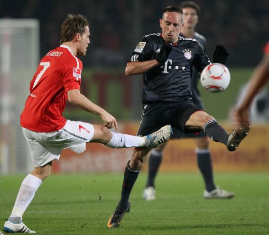 斯基拉：皇马只能在夏窗1000万回购帕斯，球员也不想冬窗转会（斯基拉称皇马仅能今夏以1000万回购帕斯，球员无意在冬窗转会）