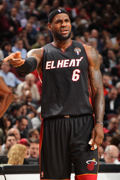 女子篮球联赛精彩进球回顾（女篮联赛高光进球盘点）