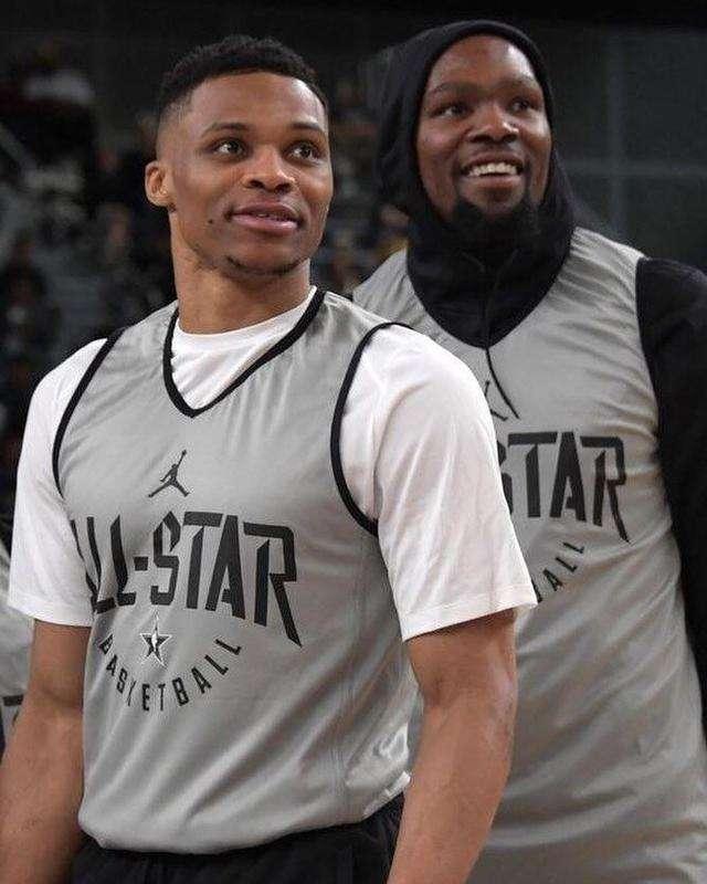 帕雷德斯：我和内马尔经常联系，若他想来博卡我们会等他（帕雷德斯：常与内马尔联系，他若愿来博卡，我们静候）