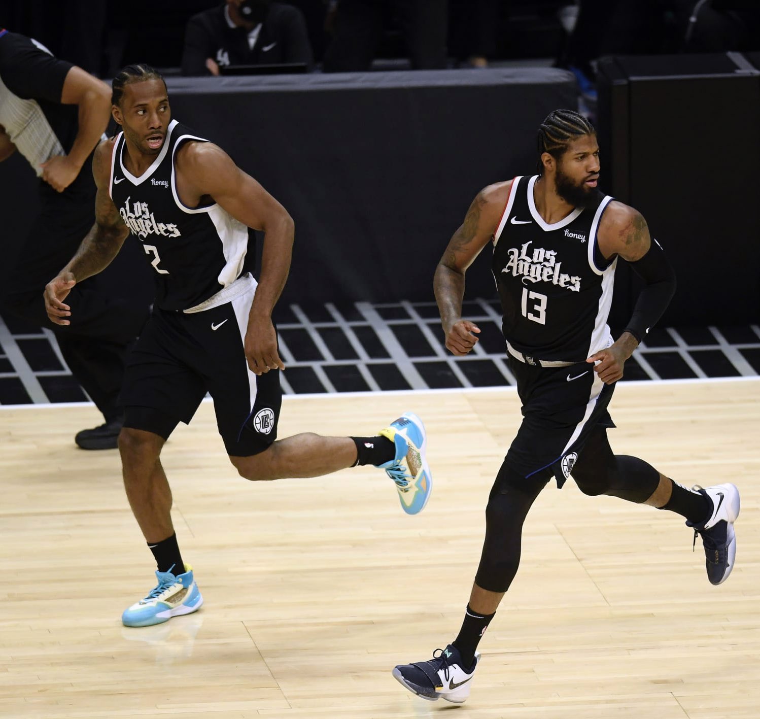 波兰主帅：即使踢得丑陋也要赢球；扎莱夫斯基染黄让我恼火（波兰主帅：宁踢得难看也要取胜，扎莱夫斯基吃黄令我恼火）