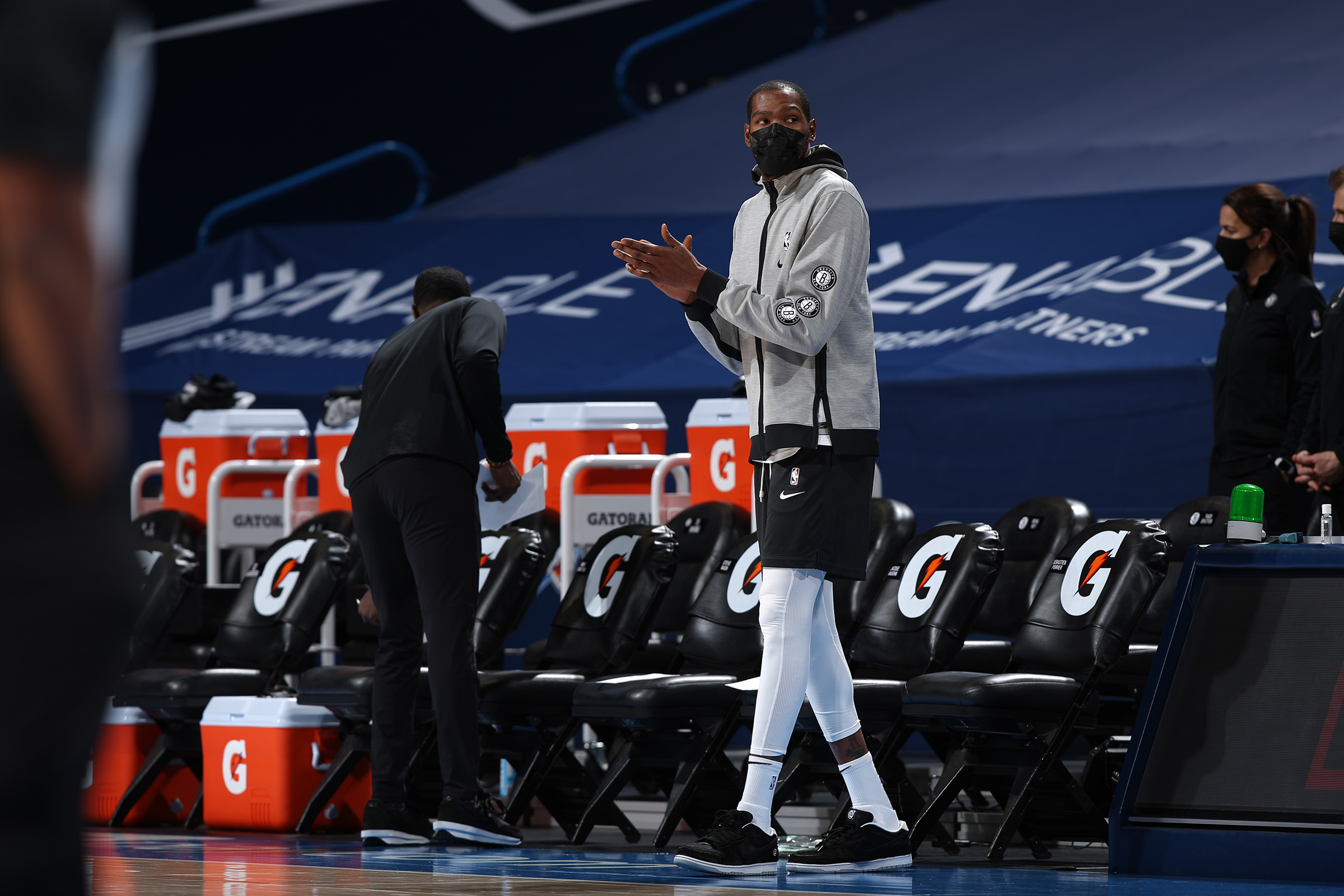 张琳艳身穿阿根廷2026世界杯球衣：期待在美加墨见到梅西（张琳艳穿阿根廷2026世界杯战袍：期盼在美加墨与梅西相会）