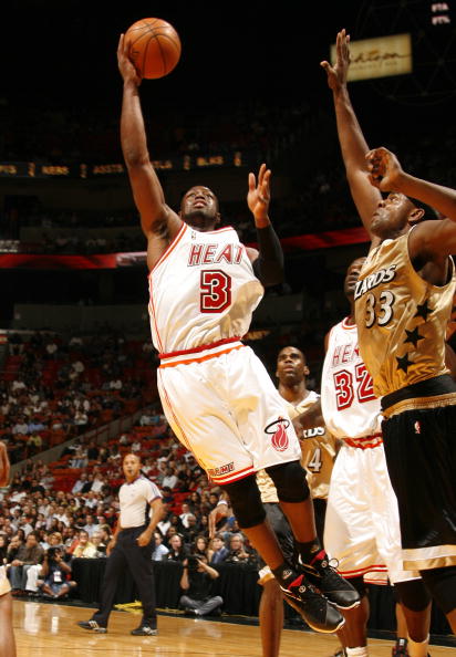 现场观看梅西杯，梅西与苏亚雷斯儿子本哈明一同观战（梅西携苏亚雷斯之子本哈明现身梅西杯看台）