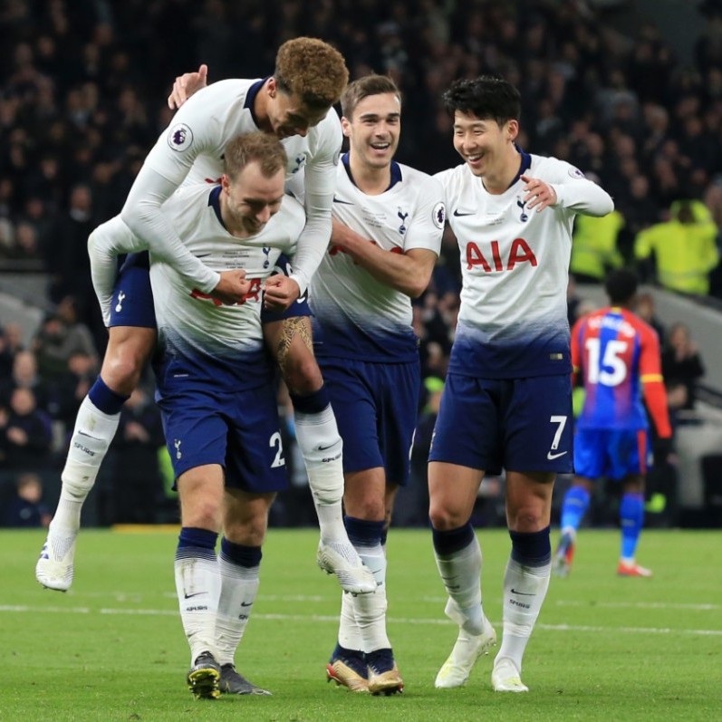 环足奖年度最佳女足球员候选：邦马蒂、普特利亚斯、凯莉在列（环足奖年度最佳女足球员候选名单公布：邦马蒂、普特利亚斯、凯莉入围）