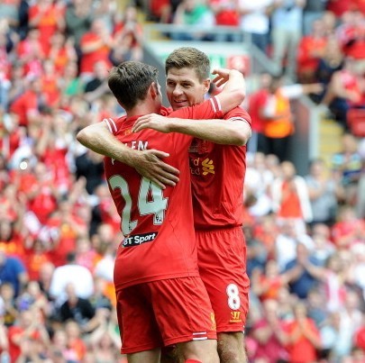 创历史，埃因霍温是首支正式比赛在安菲尔德打进3球的荷兰球队（历史首例！埃因霍温成首支在安菲尔德正式赛攻入3球的荷兰队）